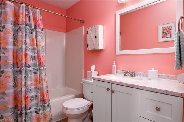 11 Stoney Point Court, Thomasville, NC 27360