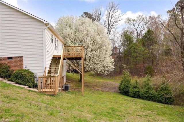 11 Stoney Point Court, Thomasville, NC 27360