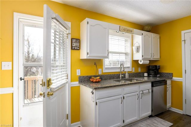 11 Stoney Point Court, Thomasville, NC 27360