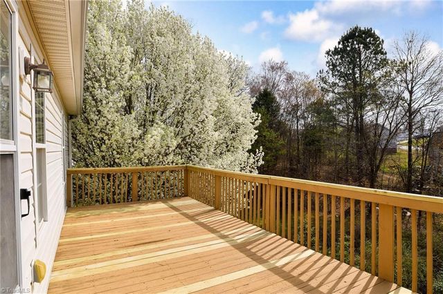 11 Stoney Point Court, Thomasville, NC 27360