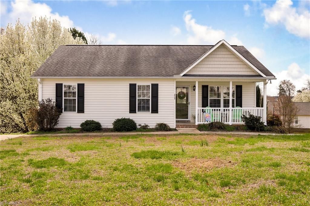 11 Stoney Point Court, Thomasville, NC 27360