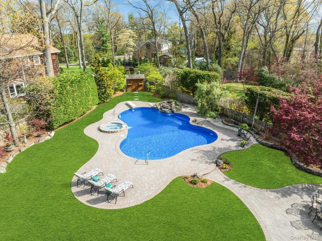 41 Yoakum Street, Farmingdale, NY 11735
