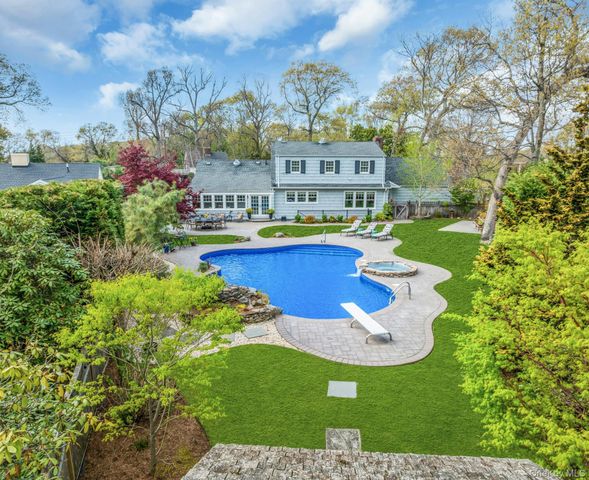 41 Yoakum Street, Farmingdale, NY 11735