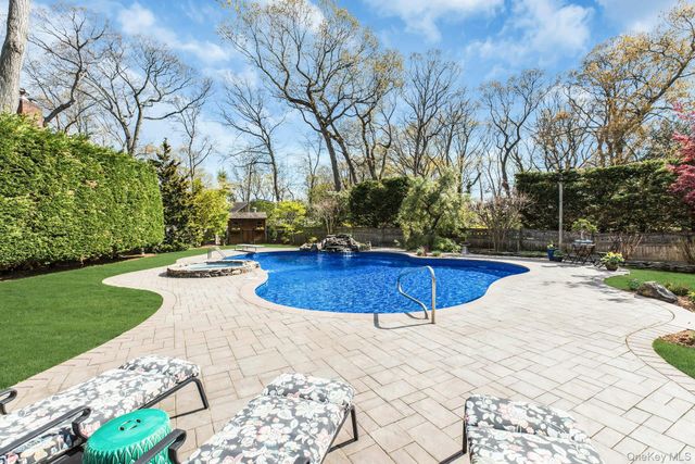 41 Yoakum Street, Farmingdale, NY 11735