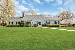 41 Yoakum Street, Farmingdale, NY 11735