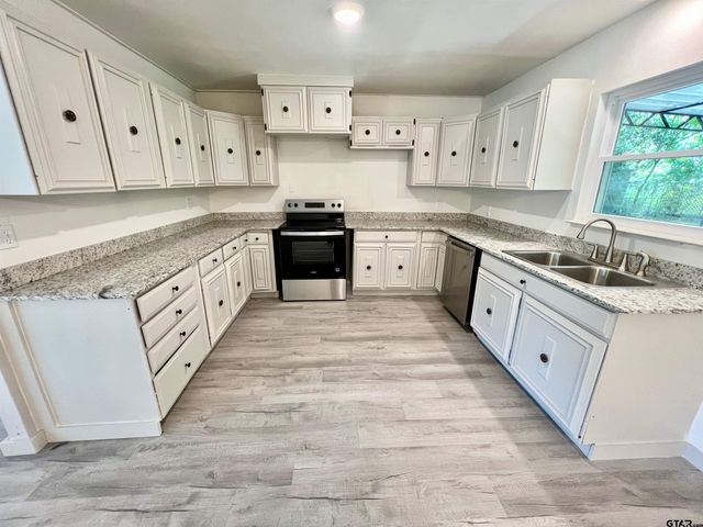 611 Hickory, Hughes Springs, TX 75656