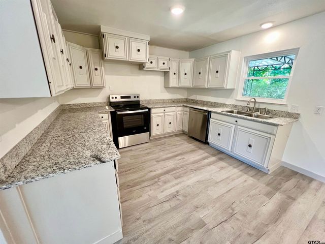 611 Hickory, Hughes Springs, TX 75656