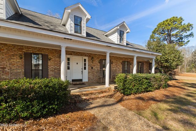 269 W Lake Road, Hattiesburg, MS 39402