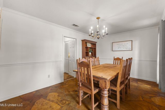 269 W Lake Road, Hattiesburg, MS 39402