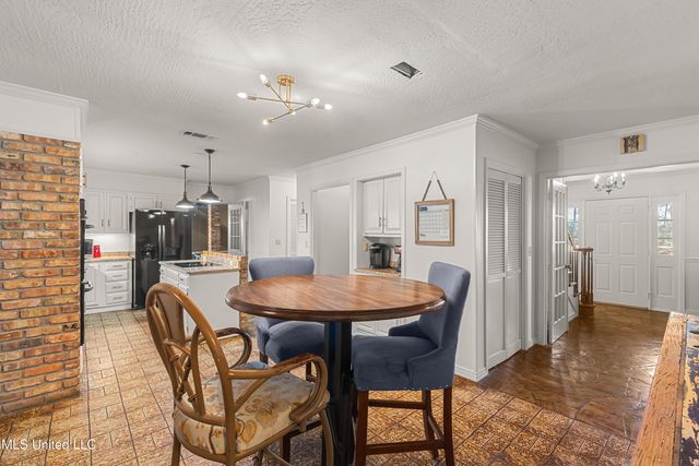 269 W Lake Road, Hattiesburg, MS 39402