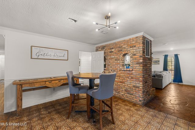 269 W Lake Road, Hattiesburg, MS 39402