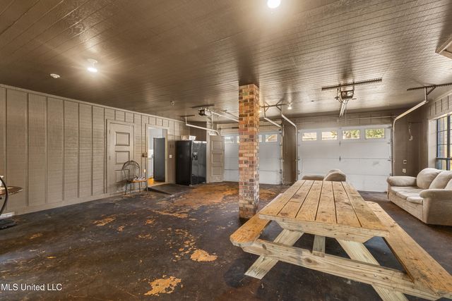 269 W Lake Road, Hattiesburg, MS 39402