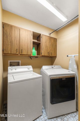 269 W Lake Road, Hattiesburg, MS 39402