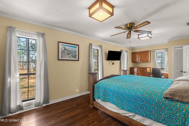 269 W Lake Road, Hattiesburg, MS 39402