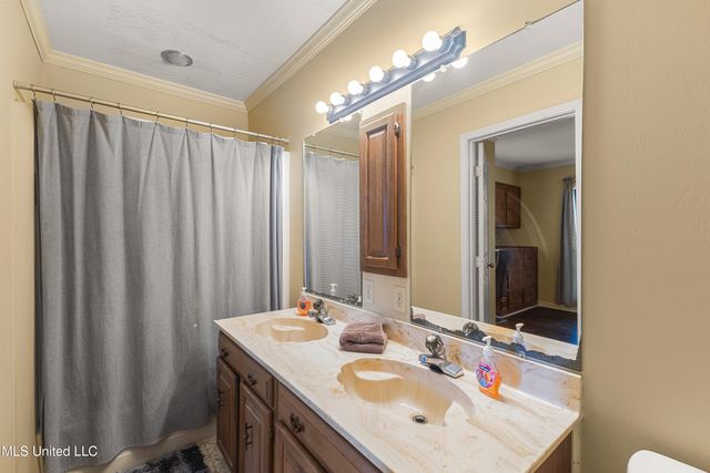 269 W Lake Road, Hattiesburg, MS 39402