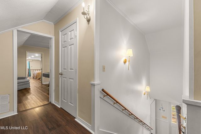 269 W Lake Road, Hattiesburg, MS 39402