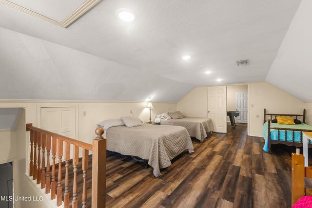 269 W Lake Road, Hattiesburg, MS 39402