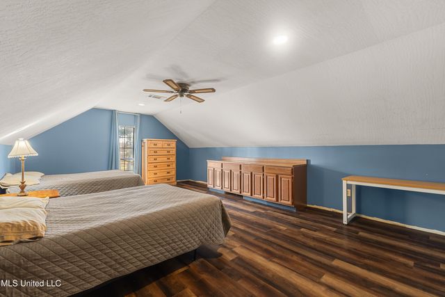 269 W Lake Road, Hattiesburg, MS 39402