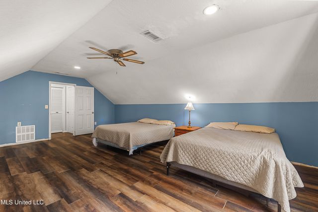 269 W Lake Road, Hattiesburg, MS 39402