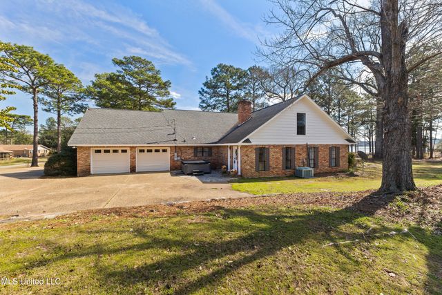 269 W Lake Road, Hattiesburg, MS 39402