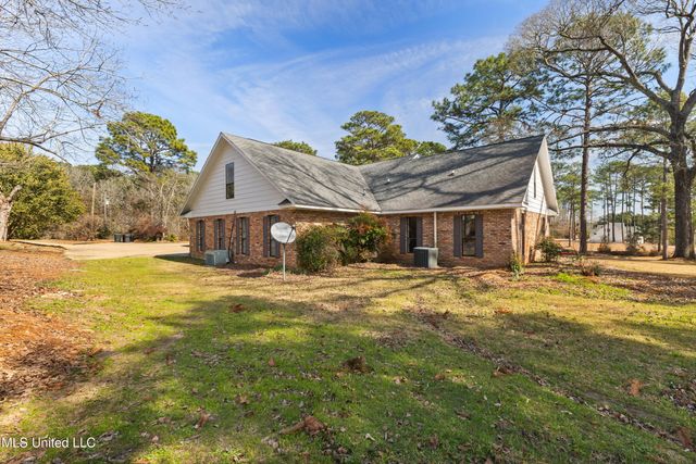 269 W Lake Road, Hattiesburg, MS 39402