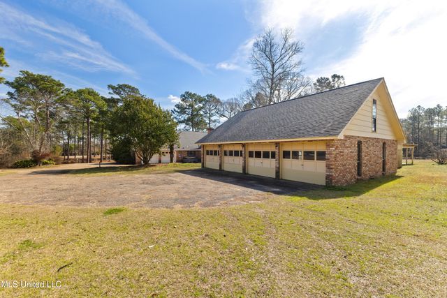 269 W Lake Road, Hattiesburg, MS 39402