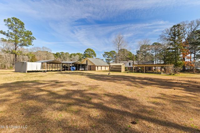 269 W Lake Road, Hattiesburg, MS 39402