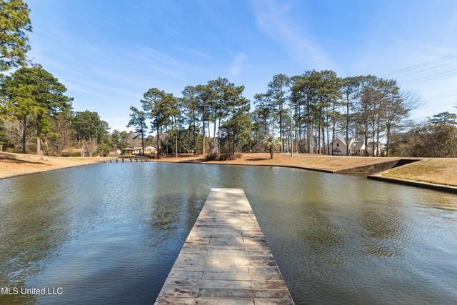 269 W Lake Road, Hattiesburg, MS 39402