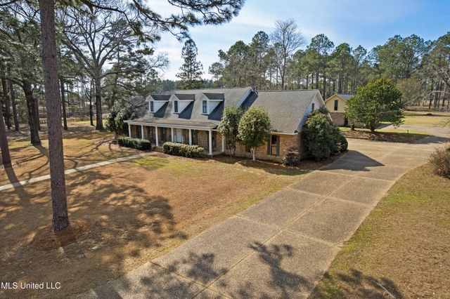 269 W Lake Road, Hattiesburg, MS 39402