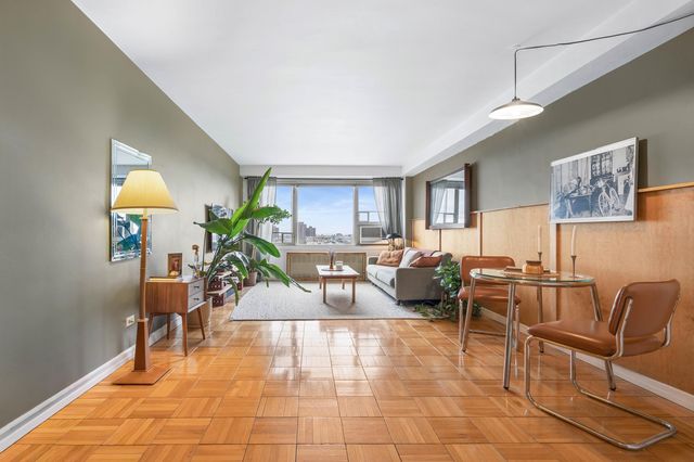 900 W 190th St Apt 10E, New York City, NY 10040