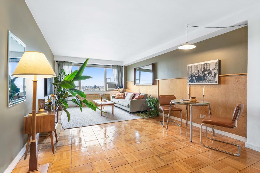 900 W 190th St Apt 10E, New York City, NY 10040