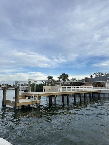 7985 4TH AVENUE S, St Petersburg, FL 33707