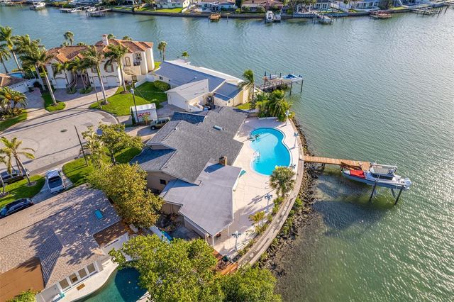 7985 4TH AVENUE S, St Petersburg, FL 33707