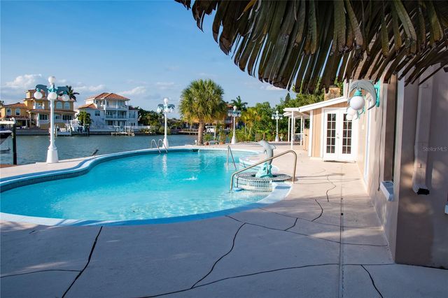 7985 4TH AVENUE S, St Petersburg, FL 33707