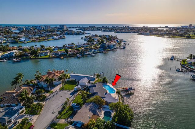 7985 4TH AVENUE S, St Petersburg, FL 33707