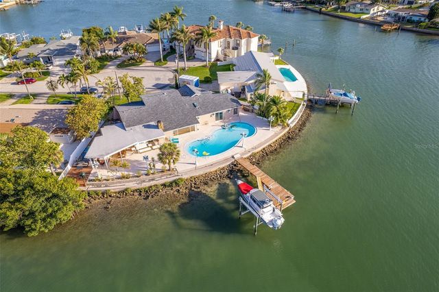 7985 4TH AVENUE S, St Petersburg, FL 33707