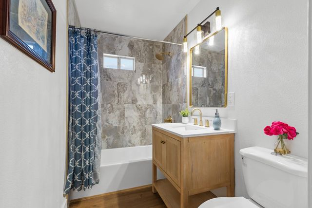 2040 Robert Way, Sacramento, CA 95825