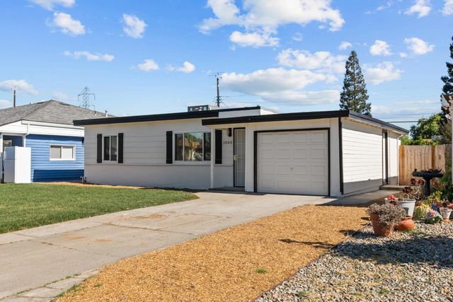 2040 Robert Way, Sacramento, CA 95825