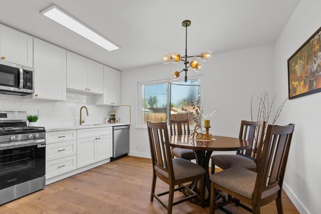 2040 Robert Way, Sacramento, CA 95825