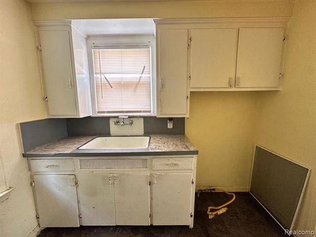 15252 Rossini Drive, Detroit, MI 48205