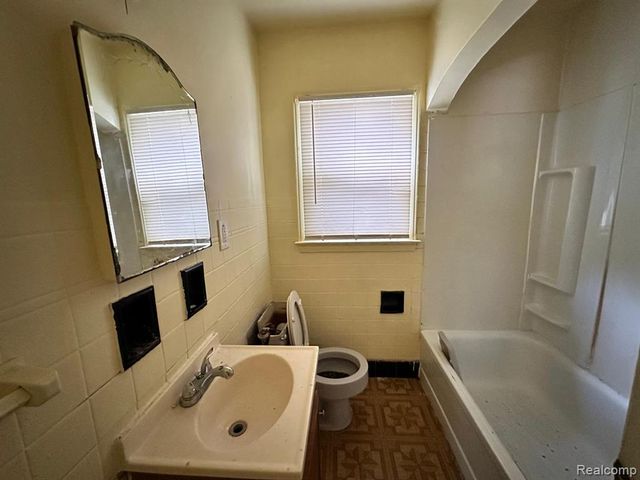 15252 Rossini Drive, Detroit, MI 48205