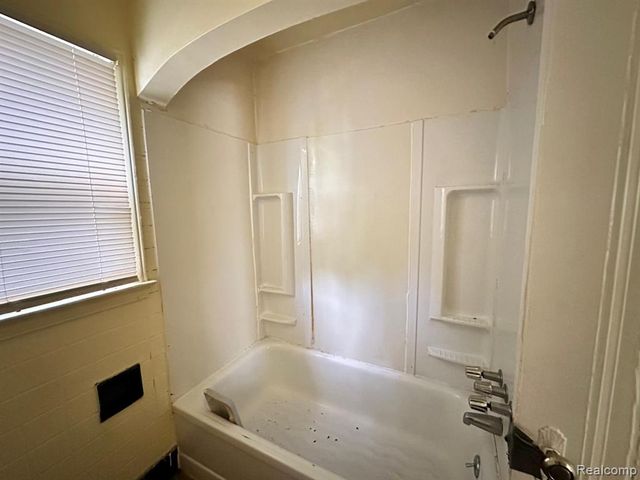 15252 Rossini Drive, Detroit, MI 48205