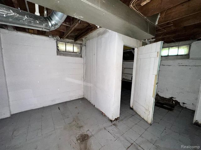 15252 Rossini Drive, Detroit, MI 48205