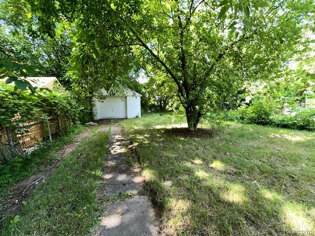 15252 Rossini Drive, Detroit, MI 48205