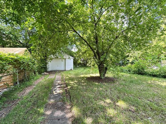 15252 Rossini Drive, Detroit, MI 48205
