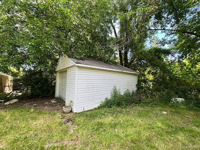 15252 Rossini Drive, Detroit, MI 48205