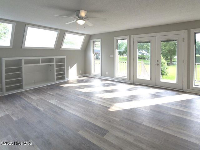 211 Country Club Boulevard, Jacksonville, NC 28540