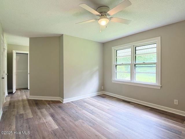 211 Country Club Boulevard, Jacksonville, NC 28540