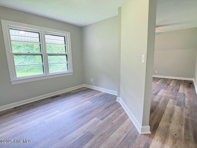 211 Country Club Boulevard, Jacksonville, NC 28540