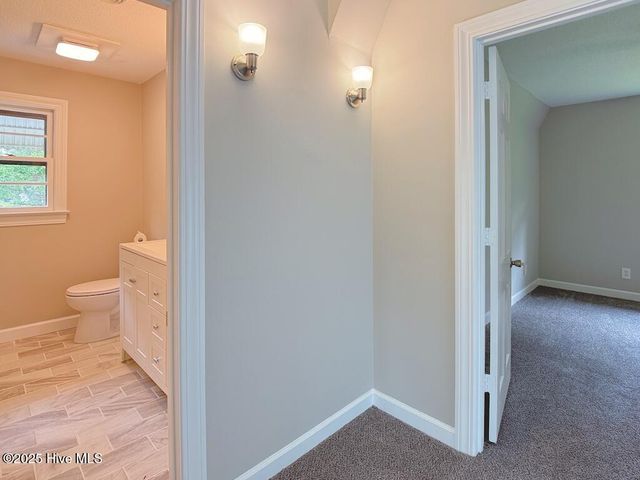211 Country Club Boulevard, Jacksonville, NC 28540